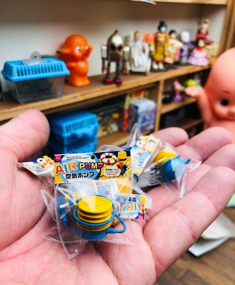 Miniature Pocket Mini Tangerine Store Antique Toys (Classic Pump) Scene 1/12 - Stuffed Dolls & Figurines - Plastic Yellow