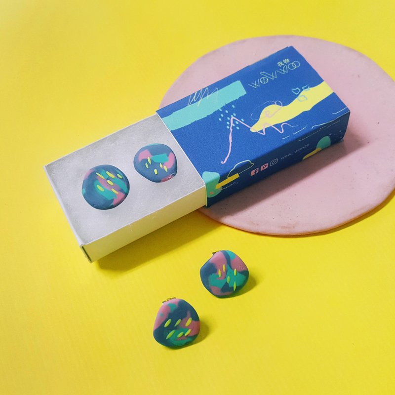 Matchbox One Scenery Series-Morning Rain Earrings Xiaodou Pin (Ear Pin Ear Clip-On ) - Earrings & Clip-ons - Clay Multicolor