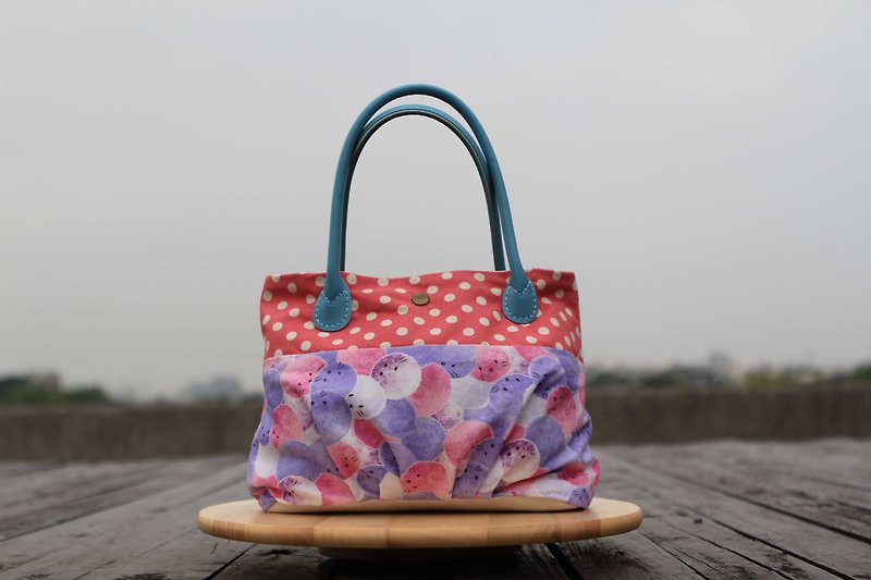 A portable candy bag - colored hairy - กระเป๋าถือ - ผ้าฝ้าย/ผ้าลินิน 