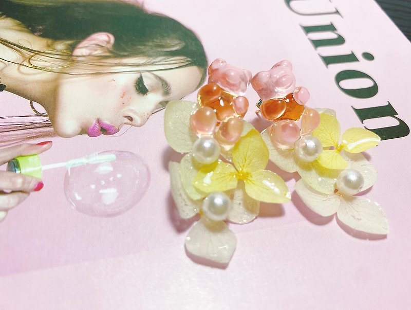Ashwagandha-Handmade Earrings/Real Flower Gummy Bears & Hydrangea 925 Silver Earrings - Earrings & Clip-ons - Plants & Flowers 
