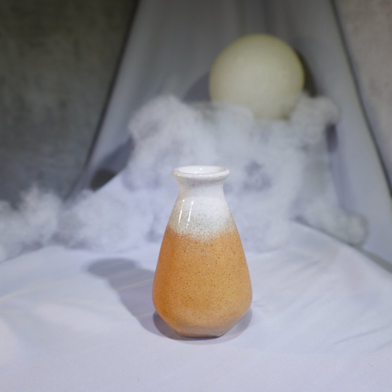黃昏六角小花瓶-容量約100ml - 花瓶/花器 - 陶 多色