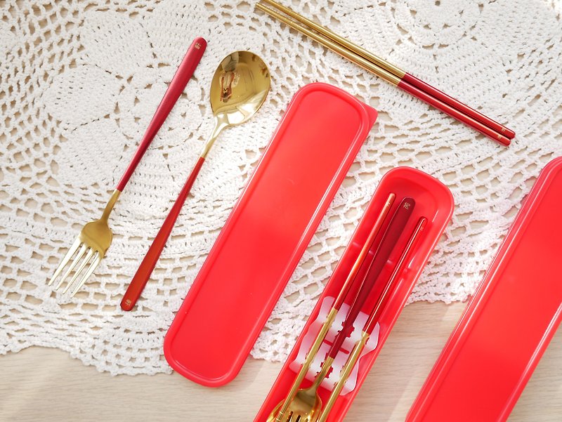 簡約不鏽鋼餐具組 紅金 /客製雷雕刻字 - 筷子/筷架 - 不鏽鋼 紅色