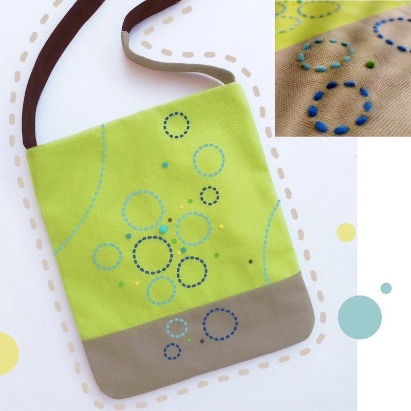 12x14 inch tote. Fun and original with hand-stitched design with felt and beads - 手提包/手提袋 - 其他材質 綠色