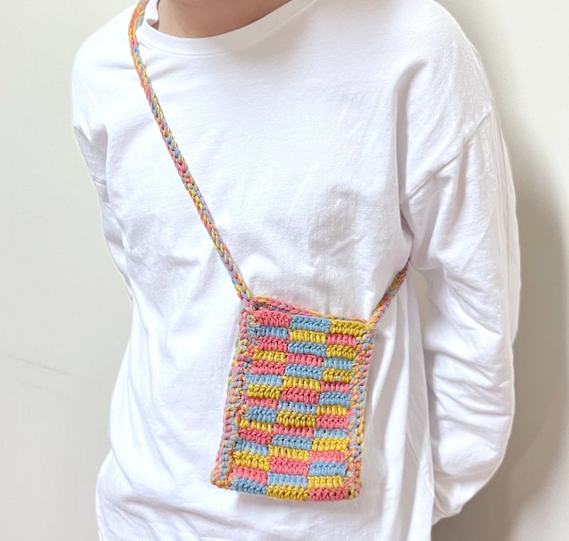 Neutral simple three-color plaid mobile phone small cross-body bag - กระเป๋าแมสเซนเจอร์ - ผ้าฝ้าย/ผ้าลินิน หลากหลายสี