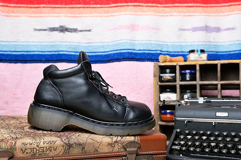 Vintage UK Dr. Martens boots black hole 6 - รองเท้าบูธผู้ชาย - หนังแท้ สีดำ