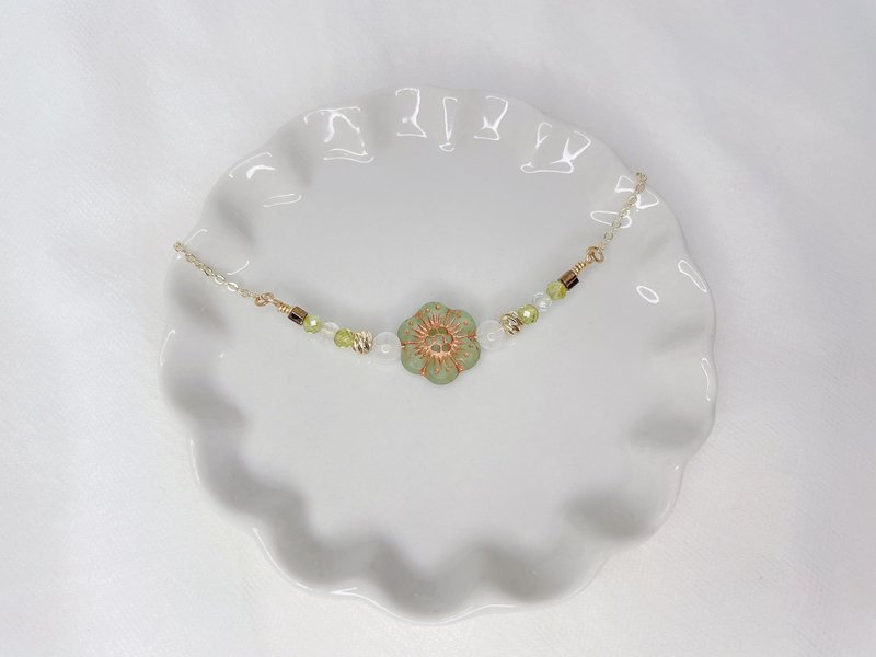 花の森 || 捷克花 月光石 橄欖石 捷克花手鍊 項鍊 頸鏈 鎖骨鏈 - 手鍊/手環 - 水晶 綠色