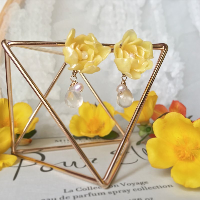 Handmade earrings elegant yellow wood incense - Earrings & Clip-ons - Clay Yellow