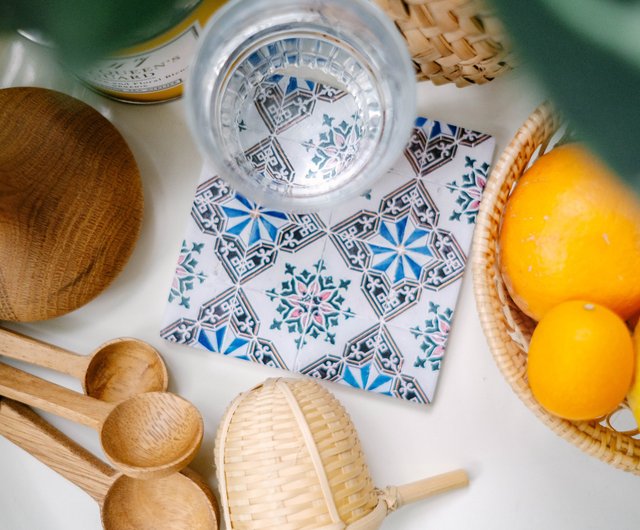 ポルトガルのタイルコースターlC-2lリスボンでタイルパターンを