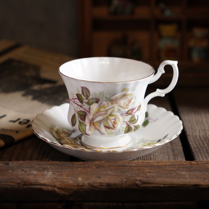 1950英國Richmond白玫瑰描金骨瓷茶杯/咖啡杯組 - 茶壺/茶杯/茶具 - 瓷 多色
