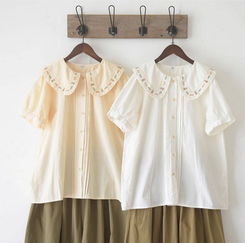 [Mori Zhihai] Forest style doll collar flower embroidered shirt (pre-order) - เสื้อเชิ้ตผู้หญิง - ผ้าฝ้าย/ผ้าลินิน ขาว