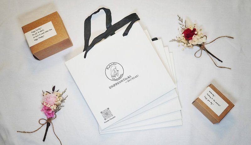 Kalendar Chandelle gift bag - วัสดุห่อของขวัญ - กระดาษ ขาว