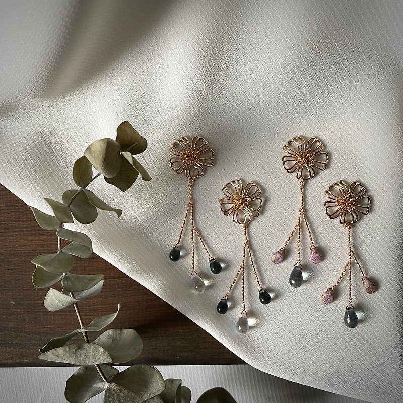 Gold thread braided glass flower earrings - ต่างหู - กระจกลาย สีทอง