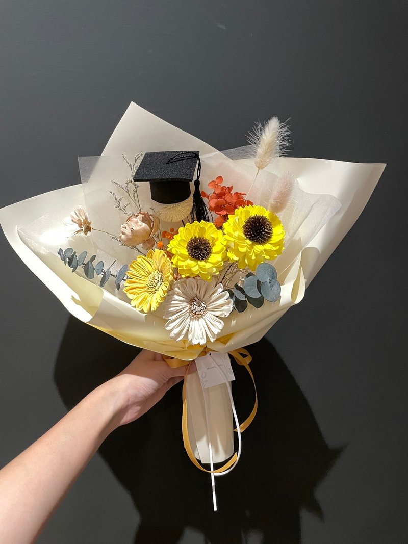 【畢業花束】向日葵花束 永生花束 永生花禮 畢業禮物 初日花藝 - 乾燥花/永生花 - 植物．花 