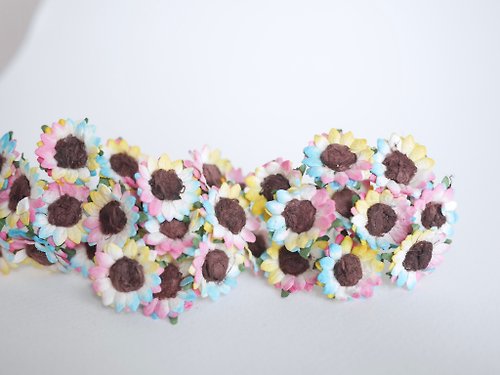 makemefrompaper Paper Flower, 50 pieces DIY small daisy flower size 2.50 cm., rainbow color