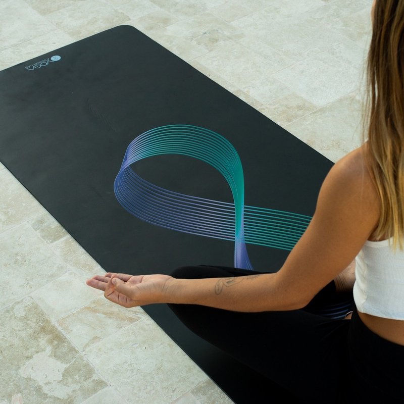 【Yoga Design Lab】Infinity Mat PU yoga mat 5mm - Eternal - เสื่อโยคะ - วัสดุอื่นๆ สีดำ