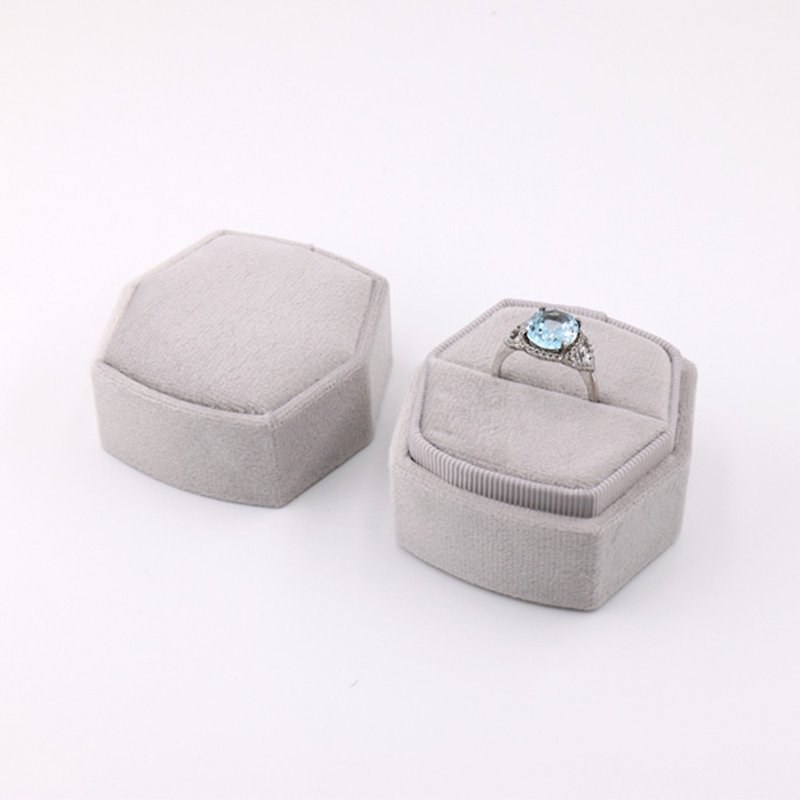 Rounded Hexagon Ring Box Wedding Ring Box Gray - กล่องเก็บของ - ผ้าฝ้าย/ผ้าลินิน สีเทา