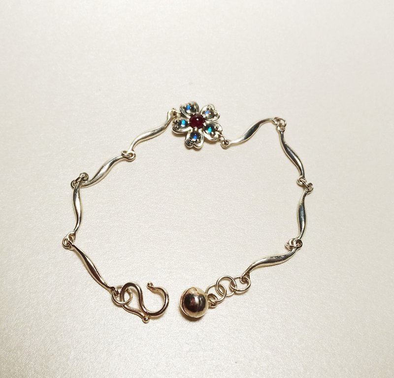 Cherry bracelet - Bracelets - Gemstone Blue