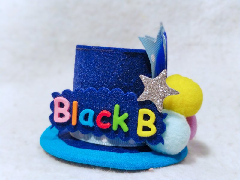 Hand-made birthday gentleman hat for cats and dogs (blue) - ชุดสัตว์เลี้ยง - ผ้าฝ้าย/ผ้าลินิน สีเหลือง