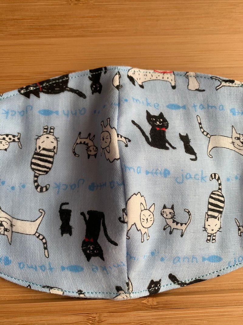 文青風環保進口雙層紗透氣兒童布口罩套 小貓伸懶腰 - 其他 - 棉．麻 藍色
