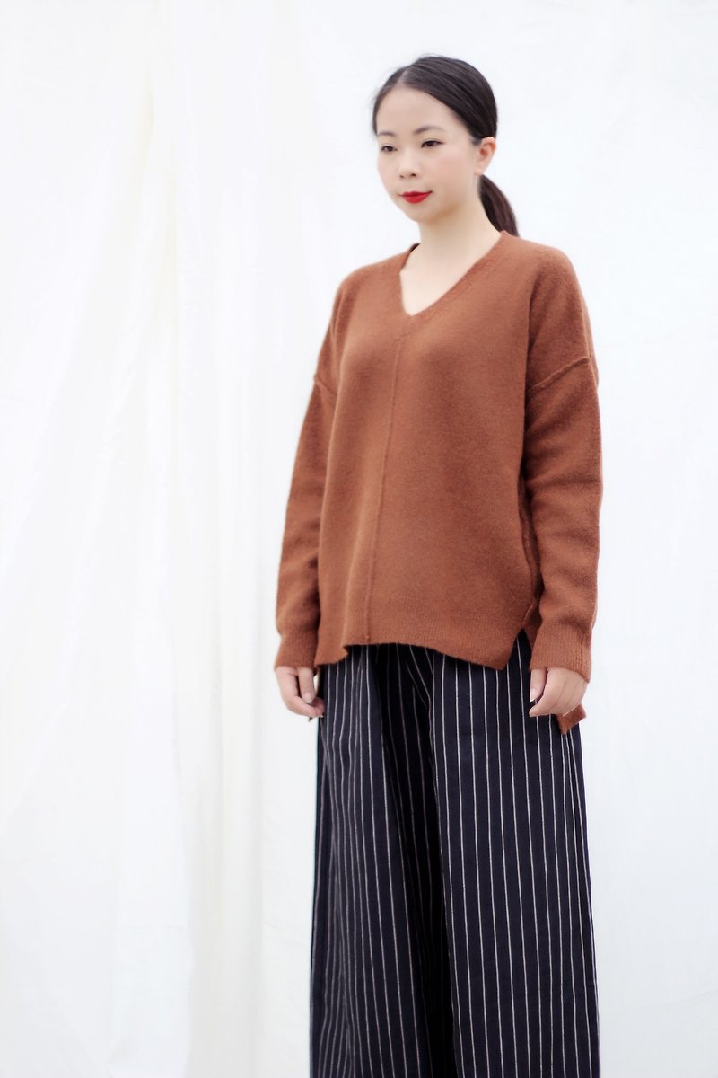 [Spot] Caramel V-neck wool sweater - Women's Sweaters - Wool Brown