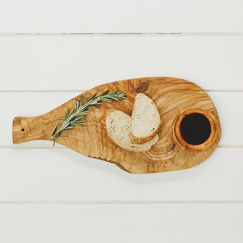 British Naturally Med olive wood long solid wood cutting board/dining board/display board with handle - Cookware - Wood Brown