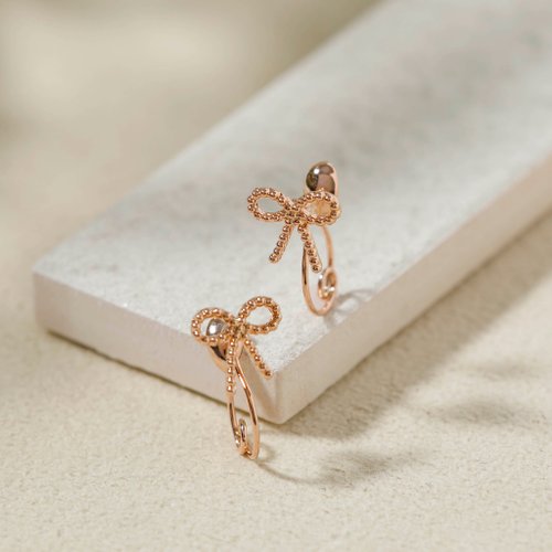 in the mirror petit ribbon loop-fit earring PG ループフィットイヤリング ミニリボン ピンクゴールド