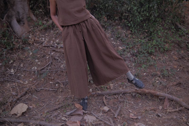 Wide-leg trousers | Hand-Woven Cotton |  Ebony Fruit Dyed - 女長褲 - 棉．麻 卡其色