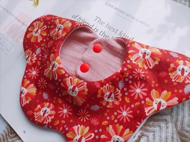 Jin Handmade flower bib/bunny print - ผ้ากันเปื้อน - ผ้าฝ้าย/ผ้าลินิน 