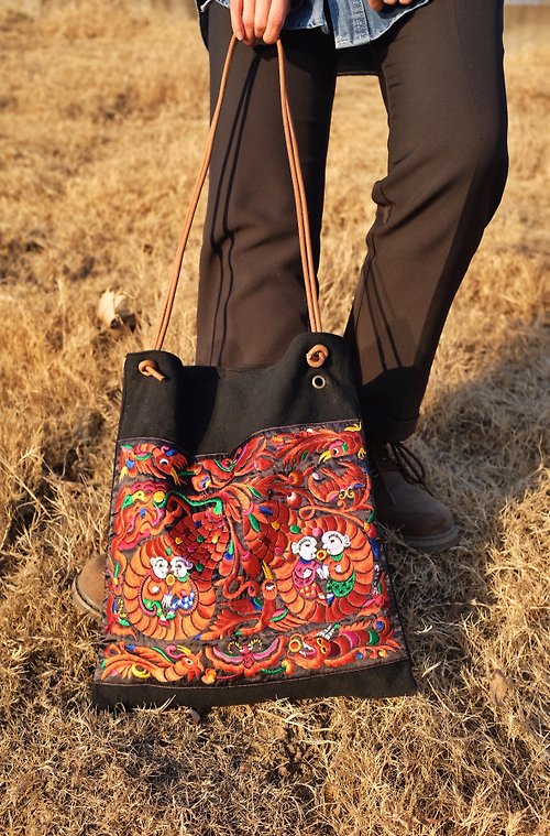 中国少数民族の刺繍のミニバッグ - ハンドバッグ