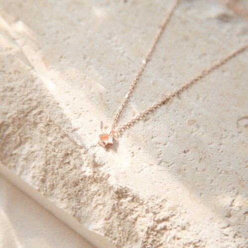 Row diamond V-shaped sterling silver necklace  Features. Light luxury.  Texture - Shop Isha Jewelry Necklaces - Pinkoi