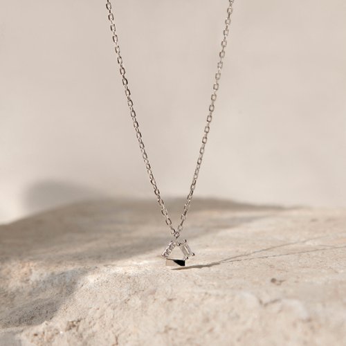 Row diamond V-shaped sterling silver necklace  Features. Light luxury.  Texture - Shop Isha Jewelry Necklaces - Pinkoi