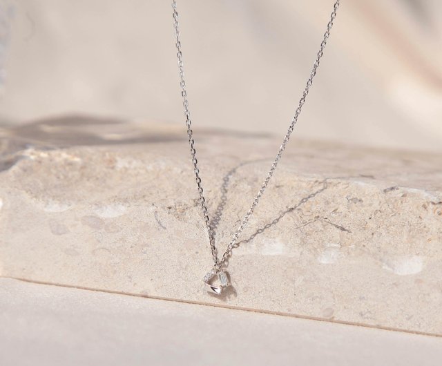 Row diamond V-shaped sterling silver necklace  Features. Light luxury.  Texture - Shop Isha Jewelry Necklaces - Pinkoi