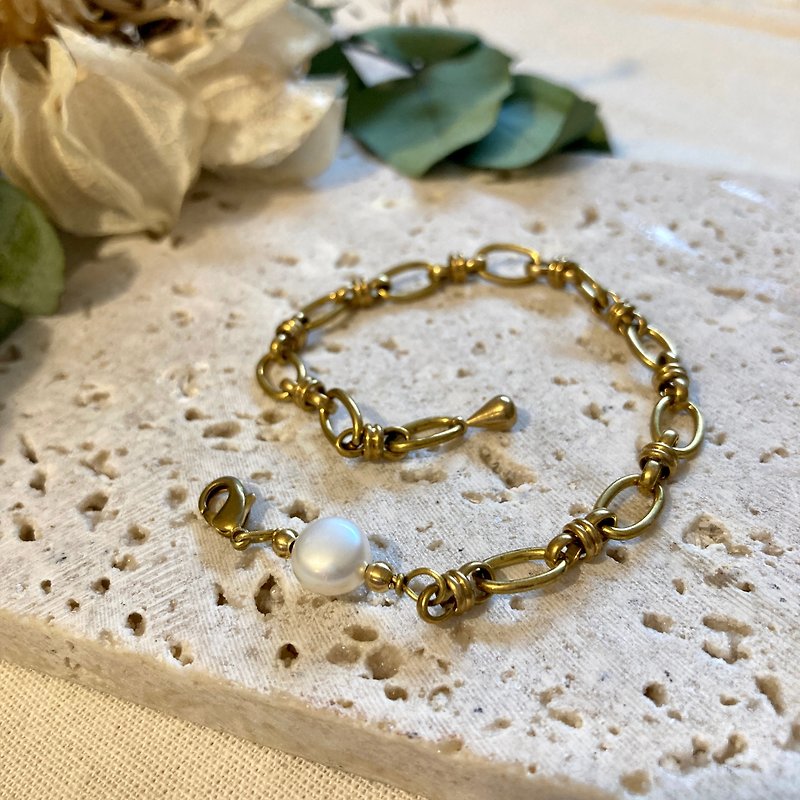 Laolin Groceries | Single Pearl Bronze Bracelet - Bracelets - Pearl Gold