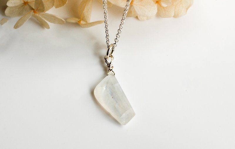 KAKERA- moon debris crystal necklace*solitary* - Bracelets - Gemstone White