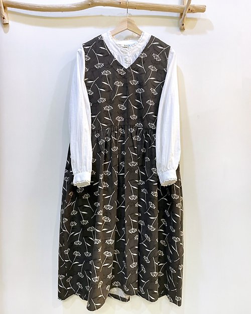 森織海自然生活風格服飾 【森織海】日本印花棉日系V領背心洋裝四季款
