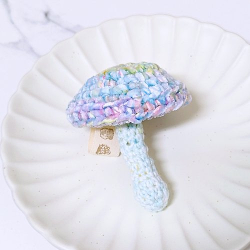 momolico.handmade 彩虹蘑菇吊飾 鑰匙圈 鉤針編織