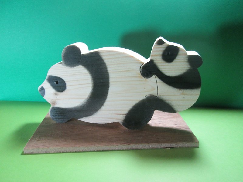 Parent and child of walking panda - Kids' Toys - Wood Black