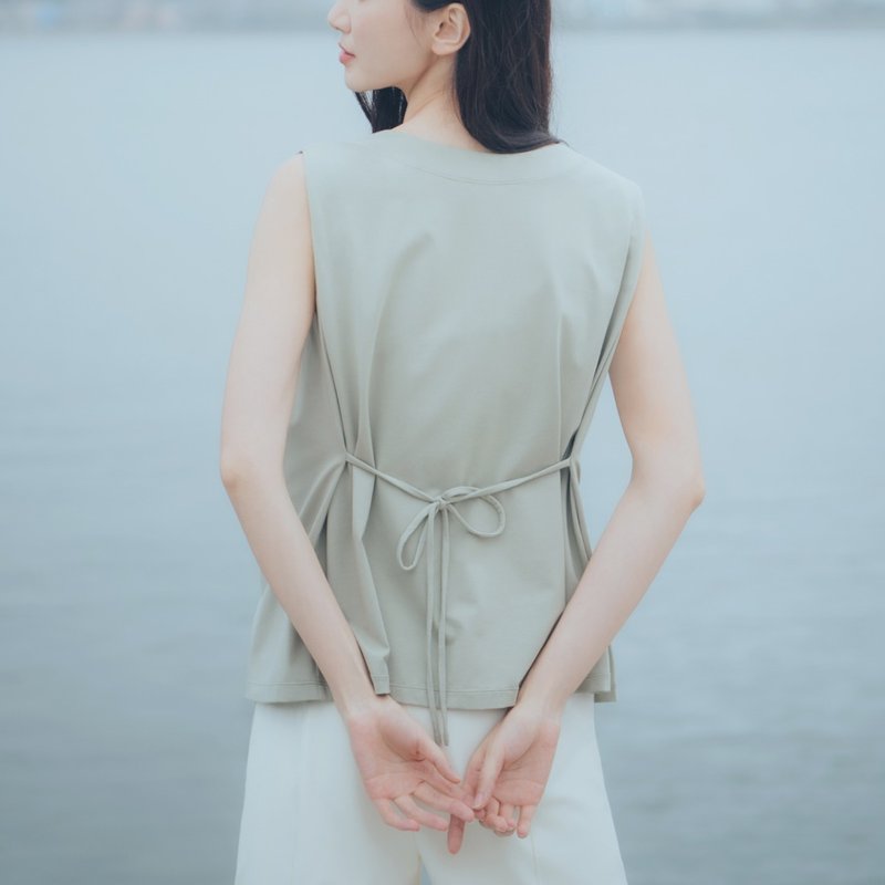 【MACACA】愛她柔軟罩衫 - BIE1532 灰綠 - 女運動上衣/背心 - 棉．麻 綠色