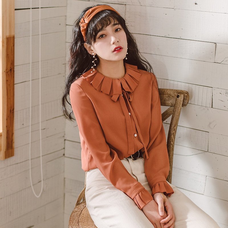 Anne Chen 2018 spring and summer new style literary women's shirt lotus leaf collar pearl buckle shirt - Women's Shirts - Polyester Orange