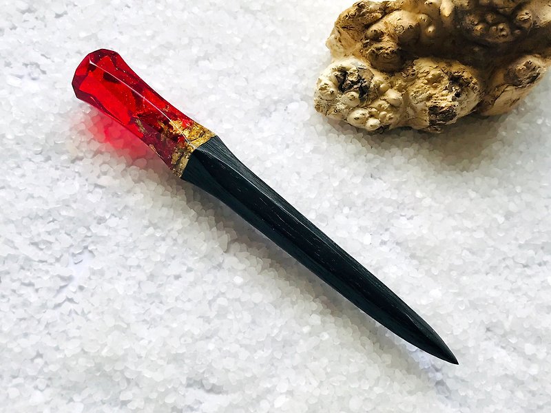 Wooden hair stick, Hair pin with clear red resin and gold foil, Hair Accessorie - 髮飾 - 木頭 紅色