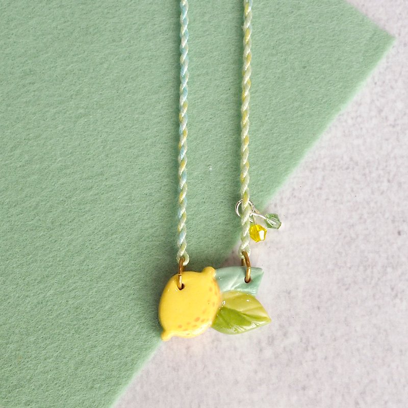 Forest Pie-Clear Lemon Fragrant Ceramic Hand-painted Necklace Necklace Original Hand-made Necklace - Chokers - Porcelain Yellow