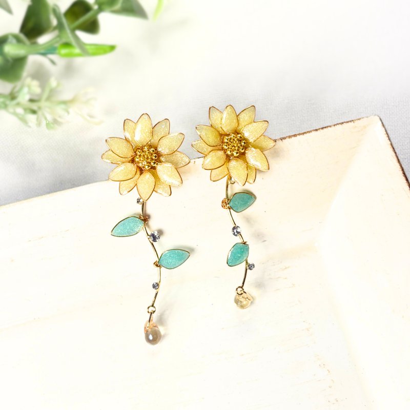 2way | 陽光閃耀 纖細向日葵耳針/耳夾 過敏原對應 推薦禮品 - 耳環/耳夾/耳骨夾 - 樹脂 黃色