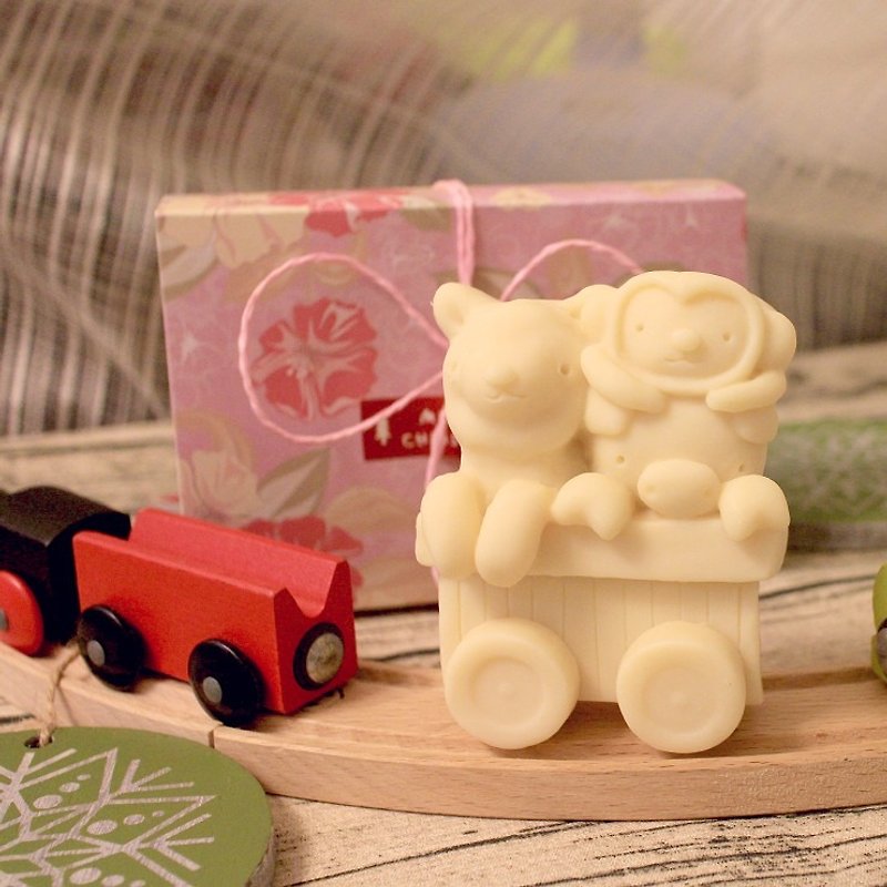 Handmade Christmas Train] [Leian Bo. Donkey monkey train │ │ Christmas gift exchange gifts │ │ handmade soap oil soap - Body Wash - Other Materials 