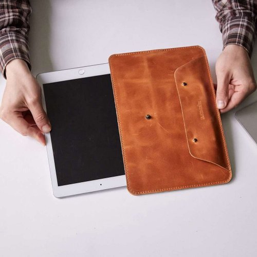 INCARNE 帶筆架的個性化皮革 iPad 和平板電腦保護套