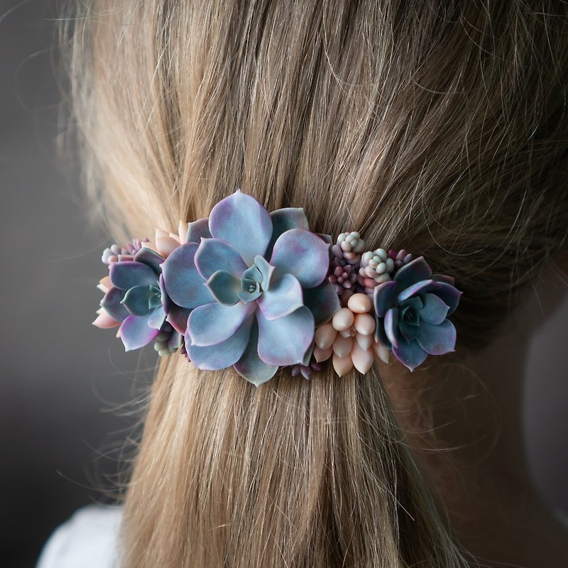 Blue & pink succulent hair barette - เครื่องประดับผม - วัสดุอื่นๆ สีน้ำเงิน