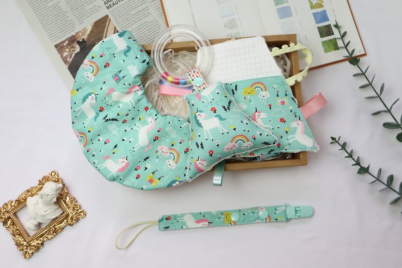 Miyue Gift Box│Six layers of gauze towel pacifier chain hand rattle:::Rainbow Unicorn - Baby Gift Sets - Cotton & Hemp Green