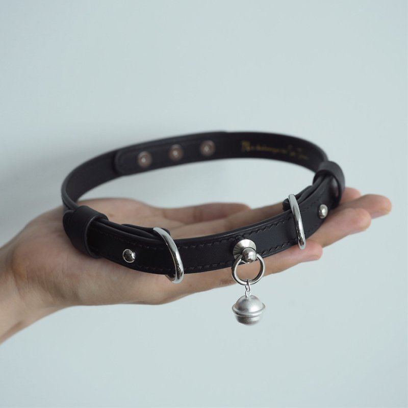 Handmade cowhide pet collar leash decoration choker color and style can be customized and can be engraved as a gift - ปลอกคอ - หนังแท้ สีดำ