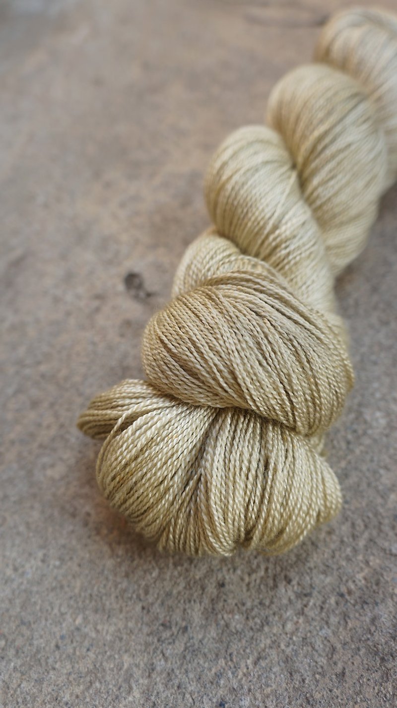 Hand-stitched lace thread. quicksand. (55 ultra-wash Merino / 45 wire) - เย็บปัก/ถักทอ/ใยขนแกะ - ขนแกะ 