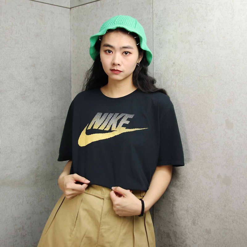 Tsubasa.Y Antique House 015Nike Black Tee, vintage brand T-shirt T-shirt - เสื้อผู้หญิง - ผ้าฝ้าย/ผ้าลินิน 