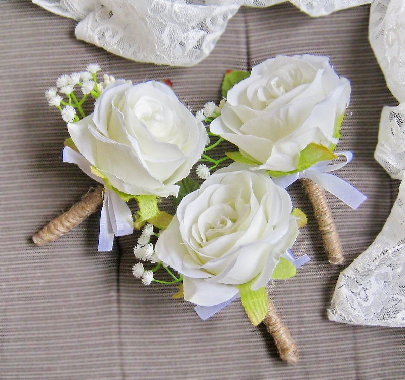  Wedding Boutonniere Silk Wedding Boutonniere Groom buttonhole, Groomsmen B004B - เข็มกลัด/ข้อมือดอกไม้ - ผ้าไหม ขาว